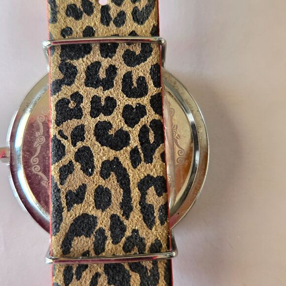 Betsey‎ Johnson Big Face Women's Watch Silver Color Pink Patent Leather - Picture 6 of 10